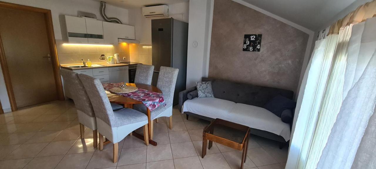 Apartament Apartman Tina Sveti Filip i Jakov Zewnętrze zdjęcie